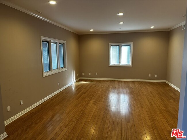 Foto del edificio - 5560 Buffalo Ave