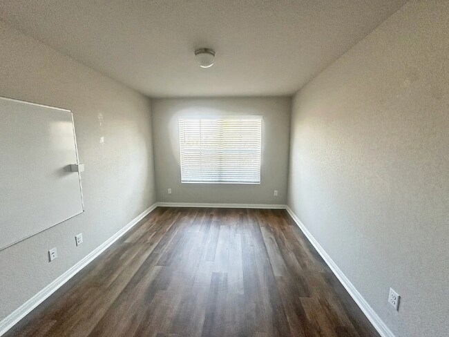 Foto del edificio - 6235 Willow Point Blvd