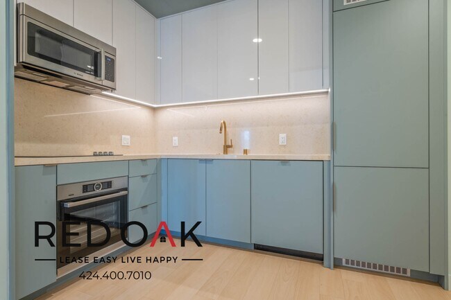Foto del edificio - ~8 Weeks FREE~ Fully Furnished, Luxury Pri...