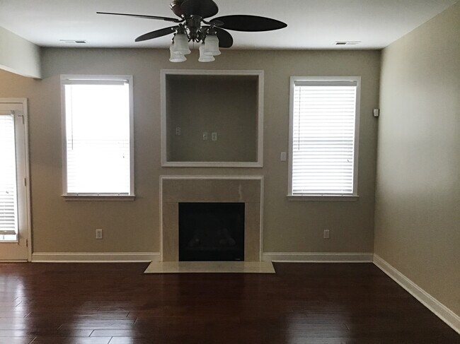 Building Photo - 15521 Crossing Gate Drive