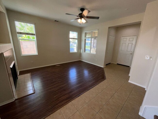 Building Photo - 35884 Crickhowell Ave