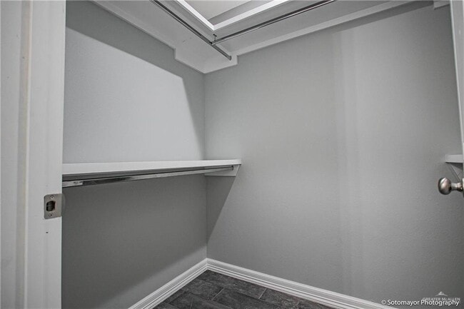 Building Photo - 2211 Northridge Ave Unit C