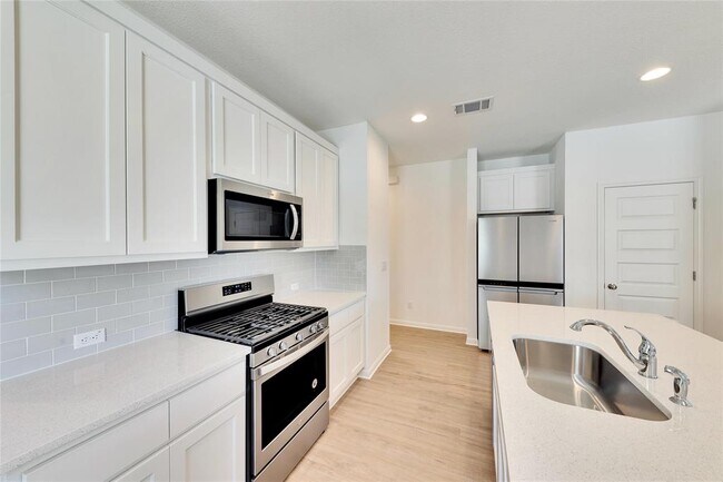 Foto del edificio - 6901 Smarty Jones Ln