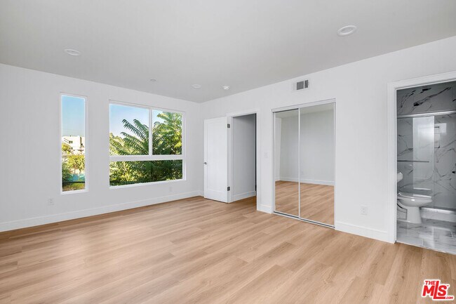 Foto del edificio - 10803 Kling St