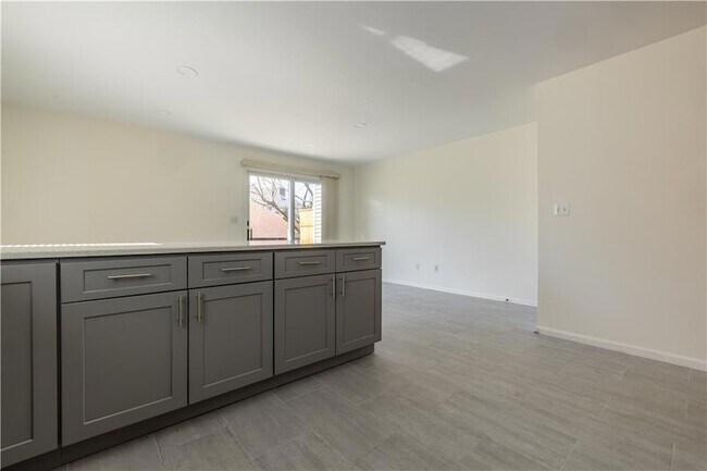 Building Photo - 170 Harrison Ave