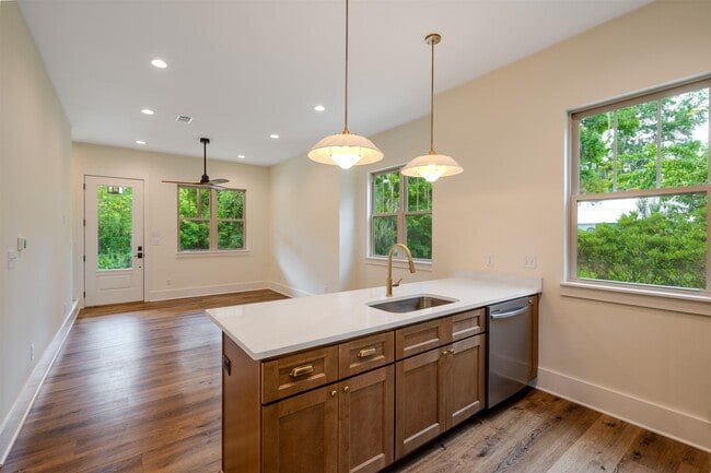 Foto del edificio - 637 E Seaboard St