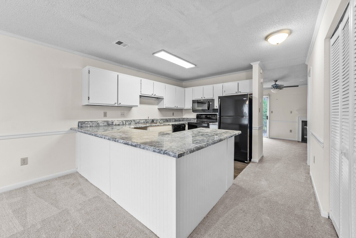 Primary Photo - Rosewood at Colony Square