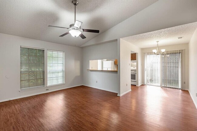 Foto del edificio - 4509 Brown Bark Pl