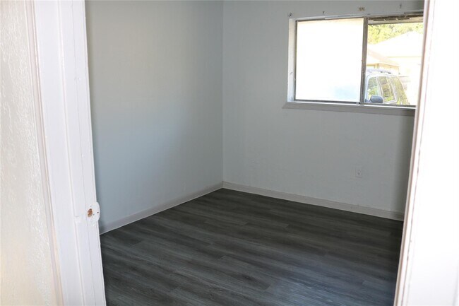Foto del edificio - 5405 Suez St