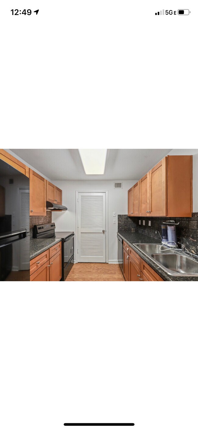 Building Photo - 639 Granville Ct