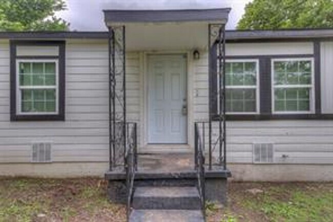 Building Photo - Wow! It's so hard to find a remodeled and ...