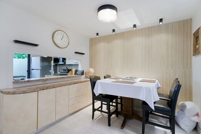 Foto del edificio - 20940 Bay Ct