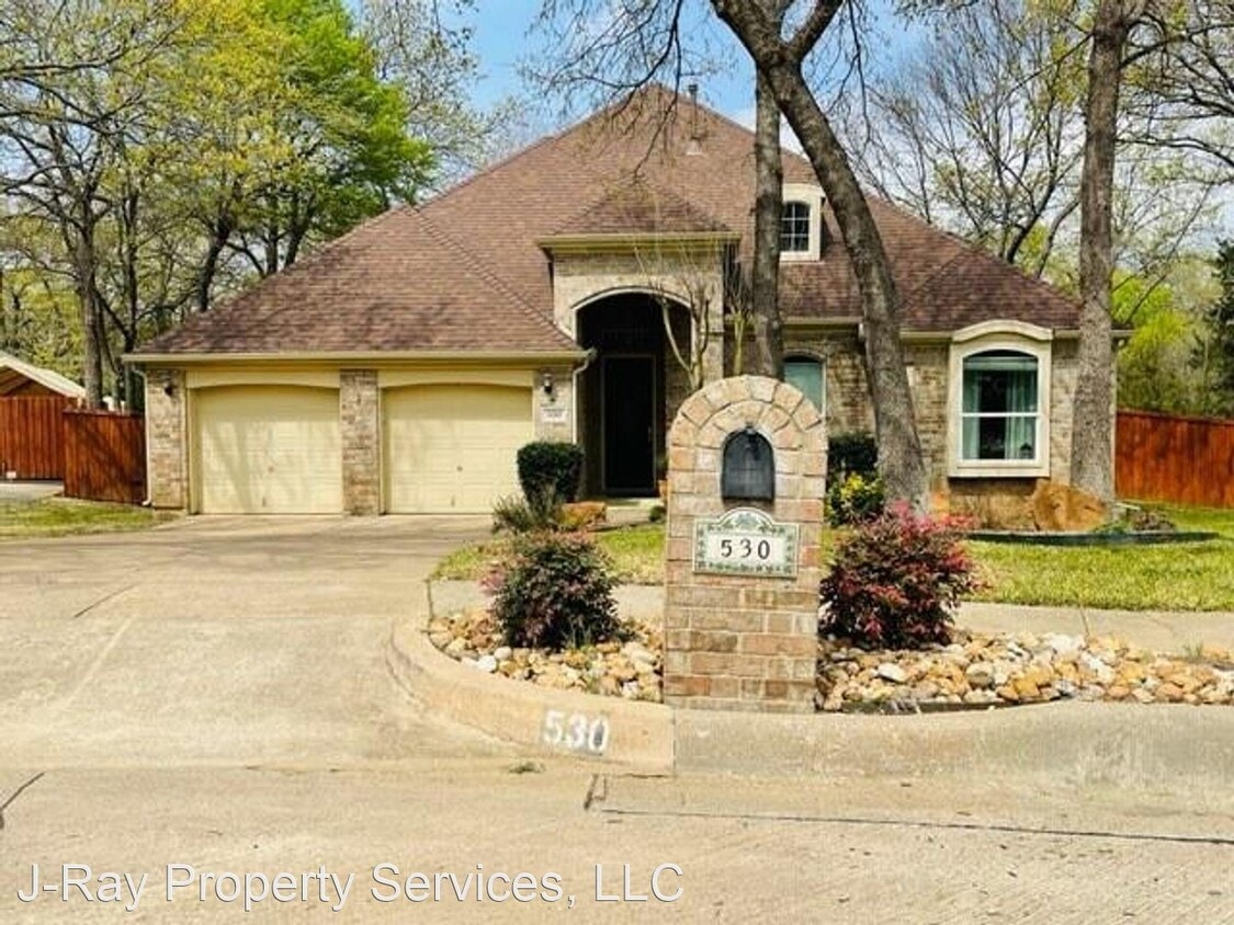 Primary Photo - 4 br, 2.5 bath House - 530 Alamo Trail
