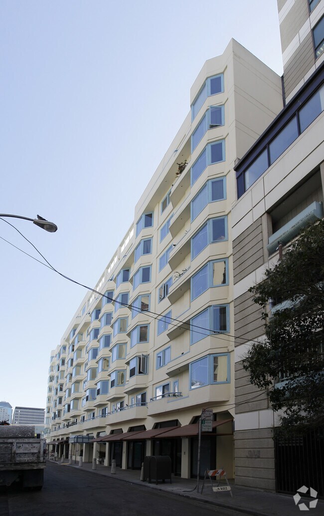 Building Photo - Ceatrice Polite Apartments
