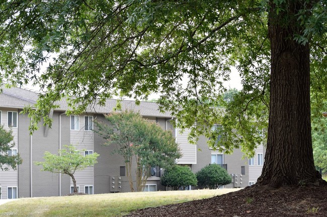 Building Photo - 2231 Shadow Valley Rd