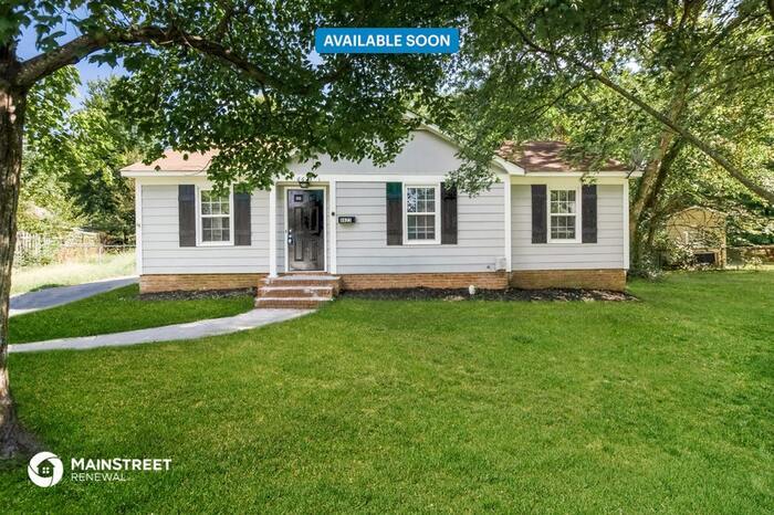 Foto principal - 6623 Willow Spring Rd, Charlotte, NC 28215