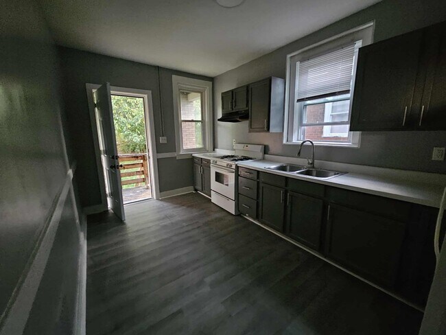 Foto del edificio - 2 Bedroom apartment for rent!  Located in ...