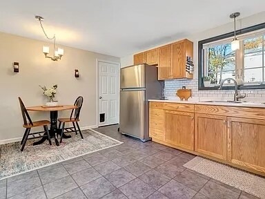 Foto del edificio - 22 Tebbetts Ave