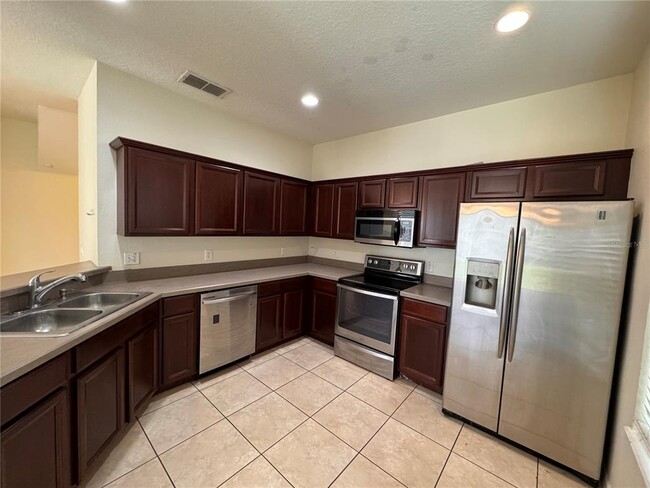 Building Photo - 6504 S Goldenrod Rd