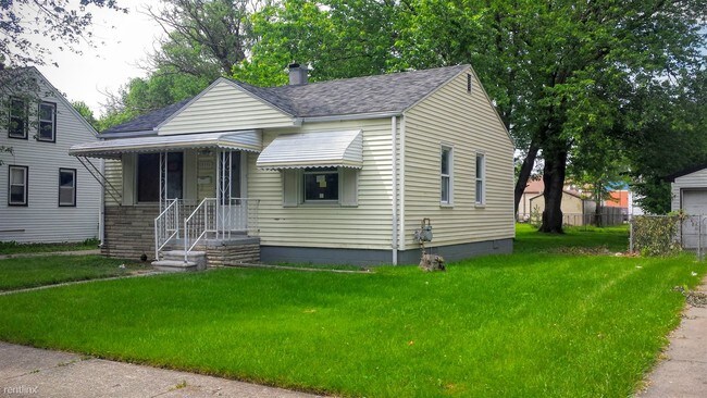 Building Photo - 13131 Couwlier Ave
