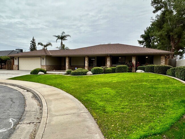 Foto del edificio - 9913 Spring Oak Dr