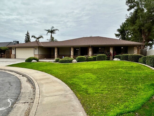 Foto del edificio - Haggin Oaks Cul De Sac Beauty! Best Schools and Shopping! 3Bed 2Bath $2,750Rent $2,750Deposit App...