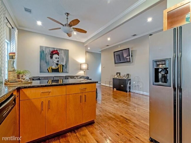 Building Photo - 2 br, 1 bath Apartment - 2626 Reagan St