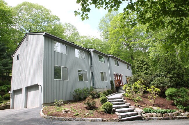 Foto del edificio - 78 Sturbridge Rd