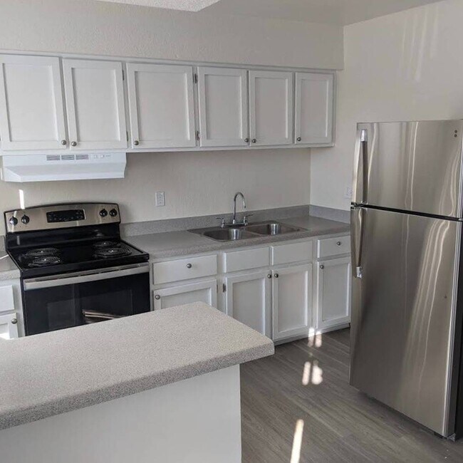 The Vistas on Fort Lowell Apartments 3828 E Fort Lowell Rd Tucson, AZ