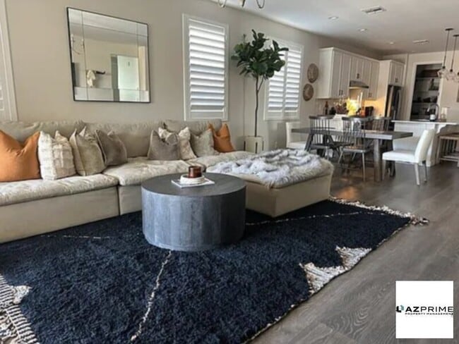 Building Photo - Beautiful home