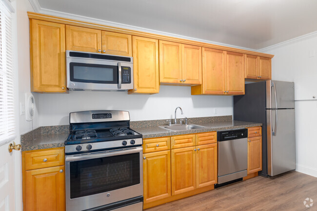 1BR, 1BA - 725SF - Kitchen - Sutton Commons