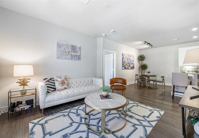 Foto del edificio - 4711 LJ Pkwy