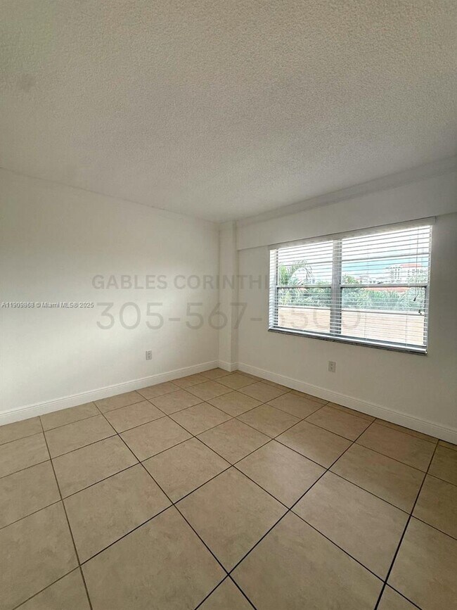 Foto del edificio - 22 Salamanca Ave