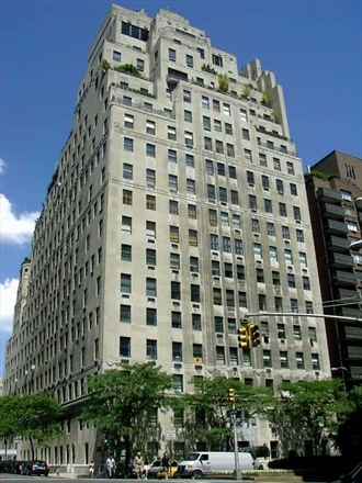 Foto del edificio de 2016 - 740 Park Ave