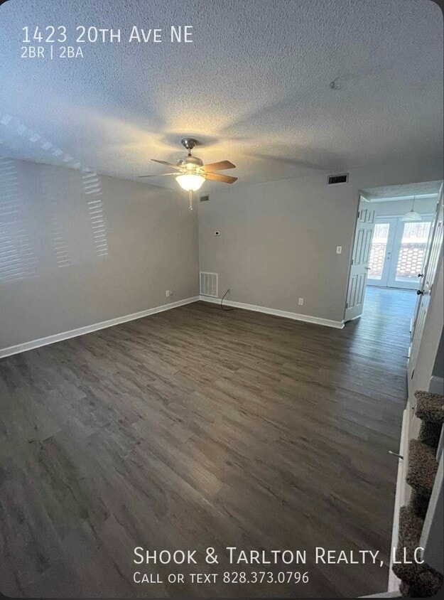 Photo - 1423 20th Ave NE-