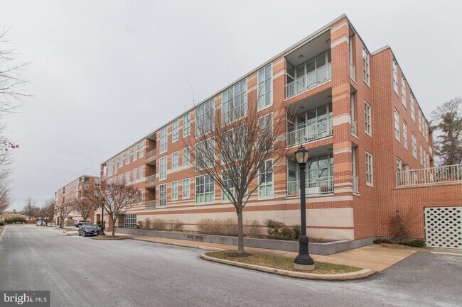 Building Photo - 231 Iron Works Way