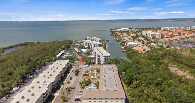 Foto del edificio - 230 Columbia Dr