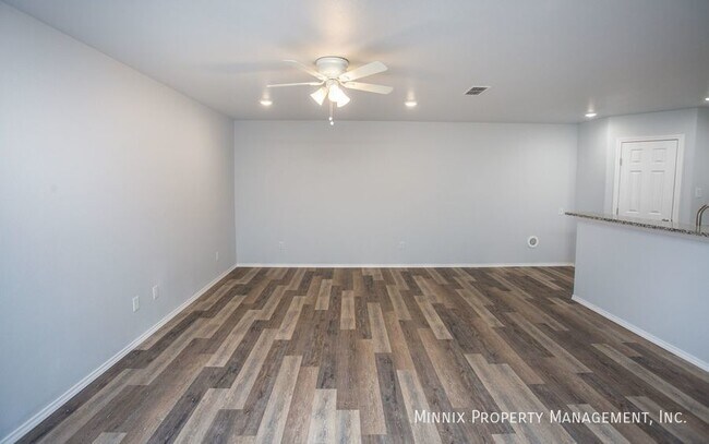 Building Photo - 5605 Kemper St