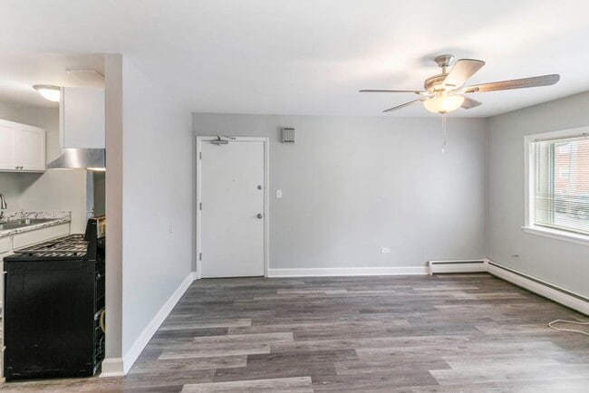 Building Photo - 2021 Western