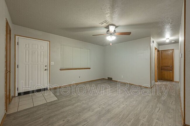 Foto del edificio - 1332 SW 63rd St