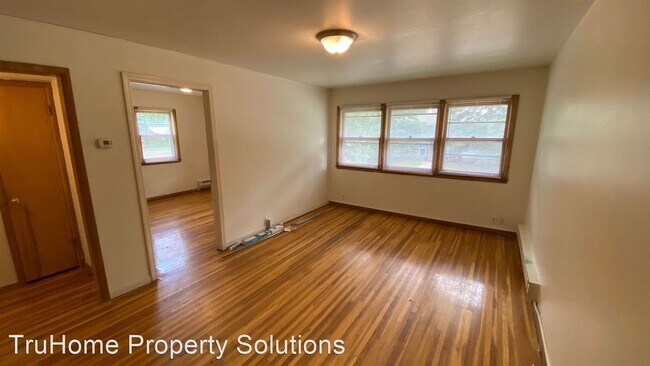 Building Photo - 1110 14th Ave S