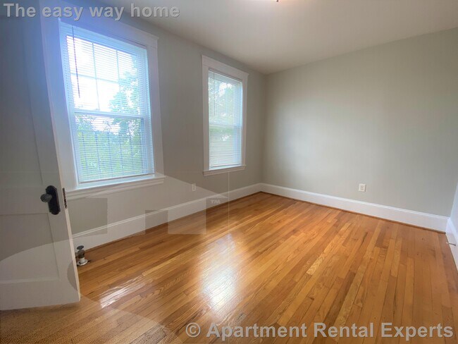 Foto del edificio - 156-158 Summer St Unit #414