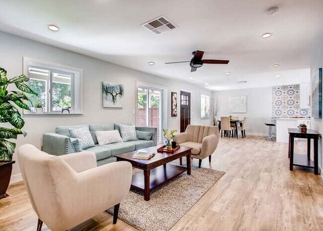 Foto del edificio - 4461 Scenic Ln