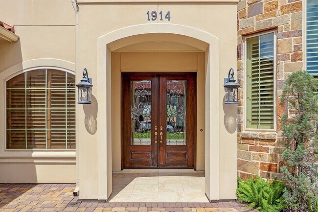 Foto del edificio - 1914 Mystic Arbor Ln