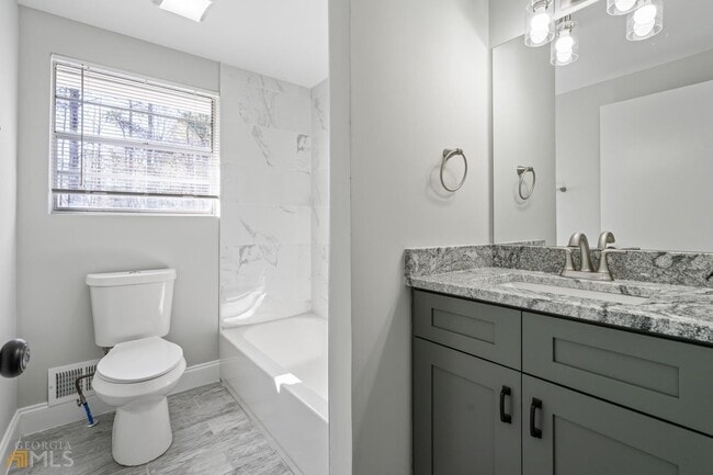 Building Photo - 5988 Lyndale St