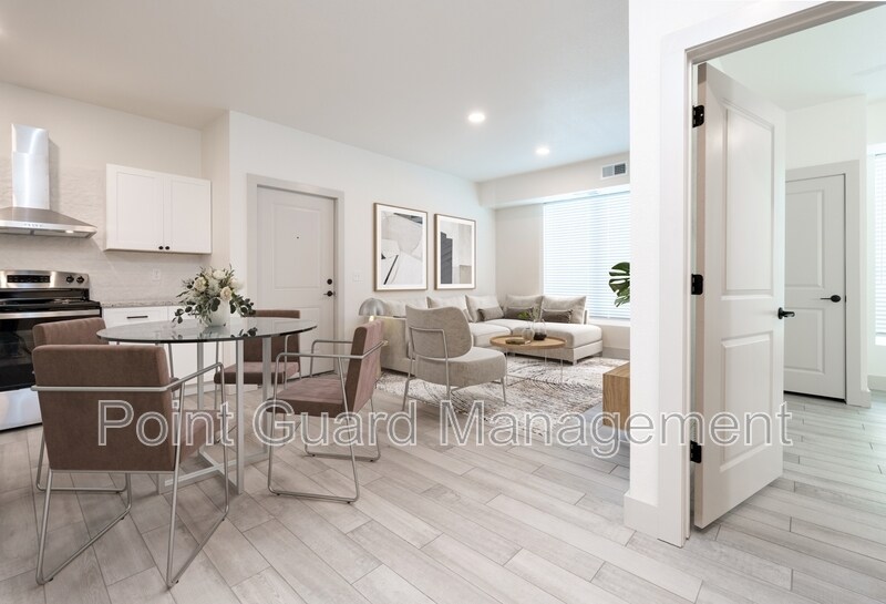 Foto del edificio - 1230 N Greenwich Rd