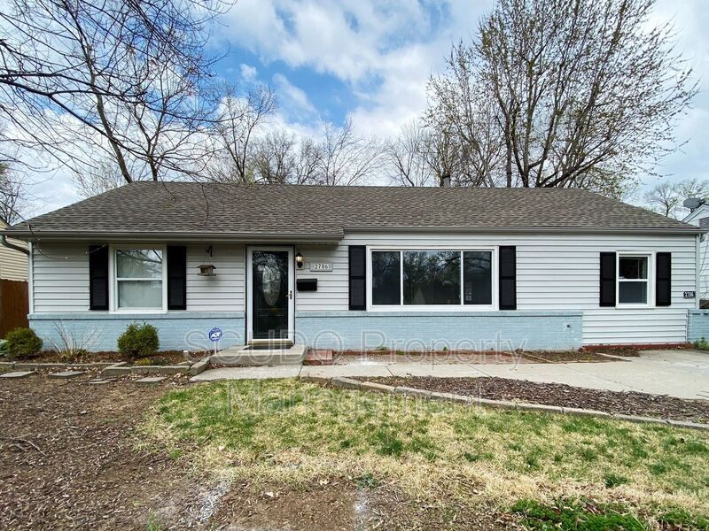 2706 W 77th St, Prairie Village, KS 66208 House Rental in Prairie Village, KS