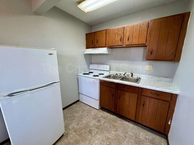 Foto del edificio - 2402 Marquette Rd