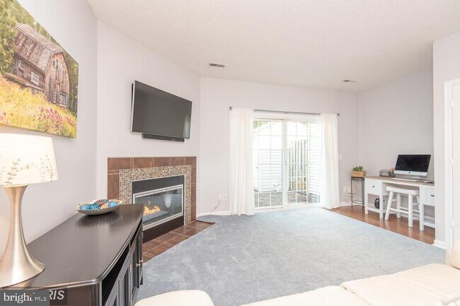 Building Photo - 3070 Madden Ct