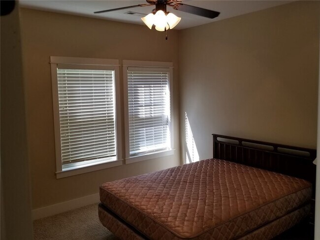 Foto del edificio - 3164 N Barnsbury Terrace